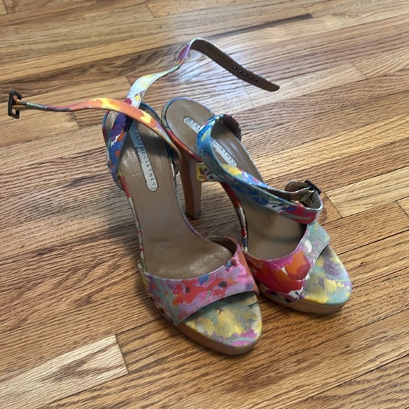 Stella McCartney Floral Canvas and Wooden Platform Heels, size 38 - Picture 2 of 7
